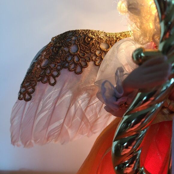 Paradise Galleries Vintage Light Up Porcelain Angel Tree Topper or Shelf Sitter - Picture 6 of 16